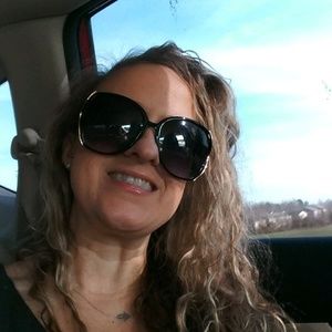 Meet your Posher, Whitney